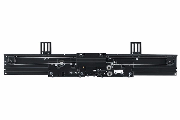 Landing door device